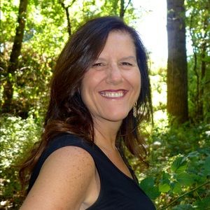 Meet your Posher, Alicia